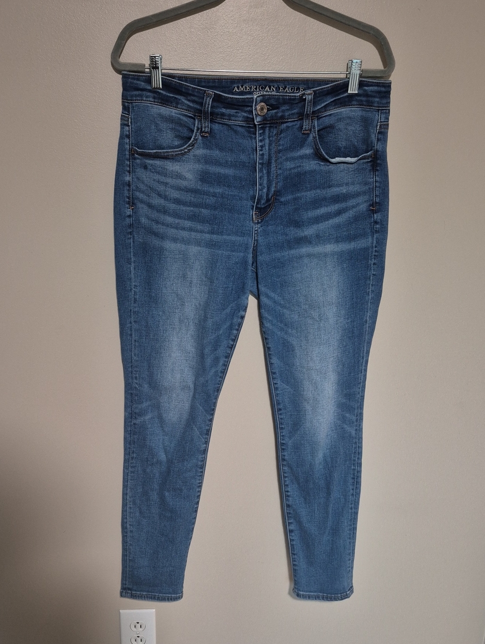 American Eagle Outfitters Women's Skinny Jeans - Medium Blue Wash